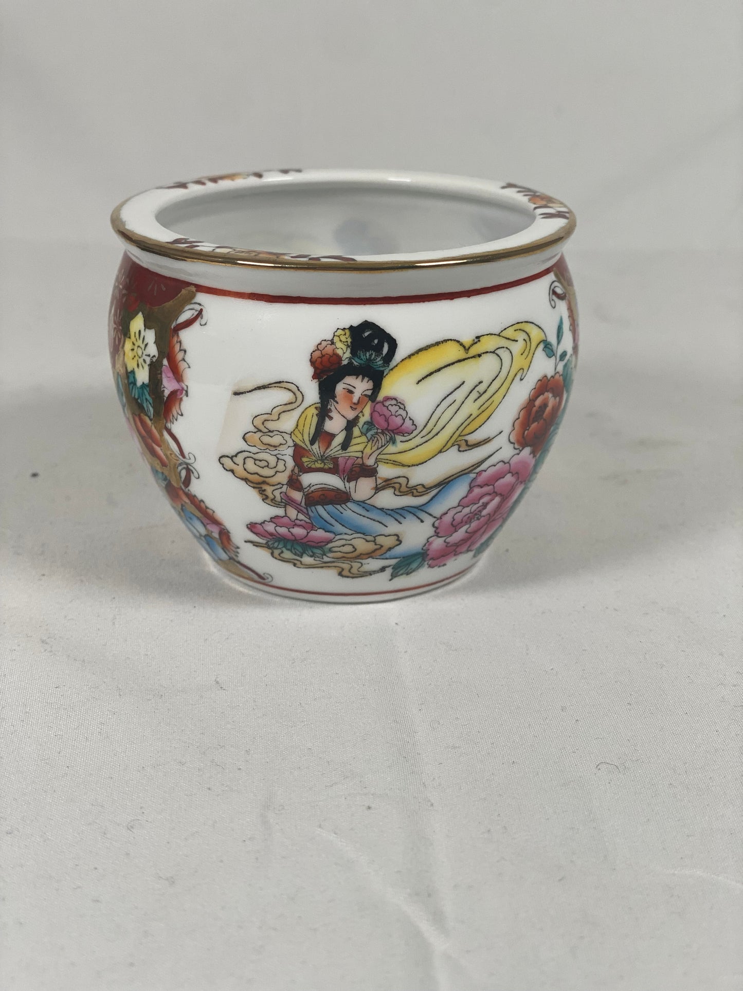 Vintage Chinese souvenir hand-painted eggshell porcelain fishbowl